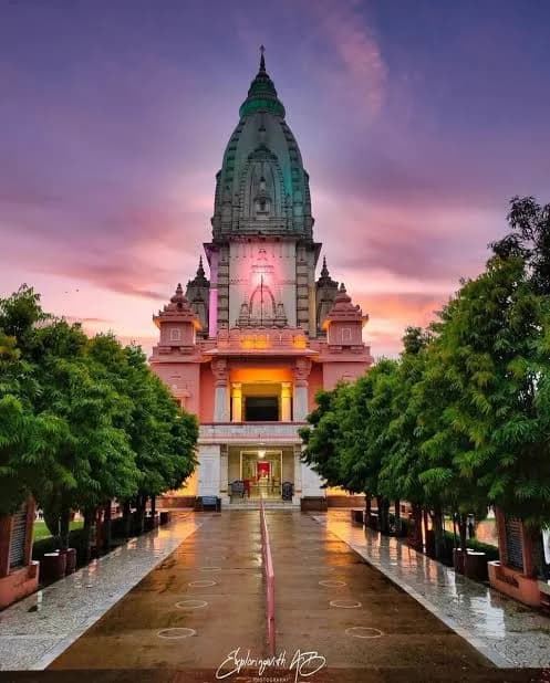 From our Kashi collection: Academic & Architectural Grandeur